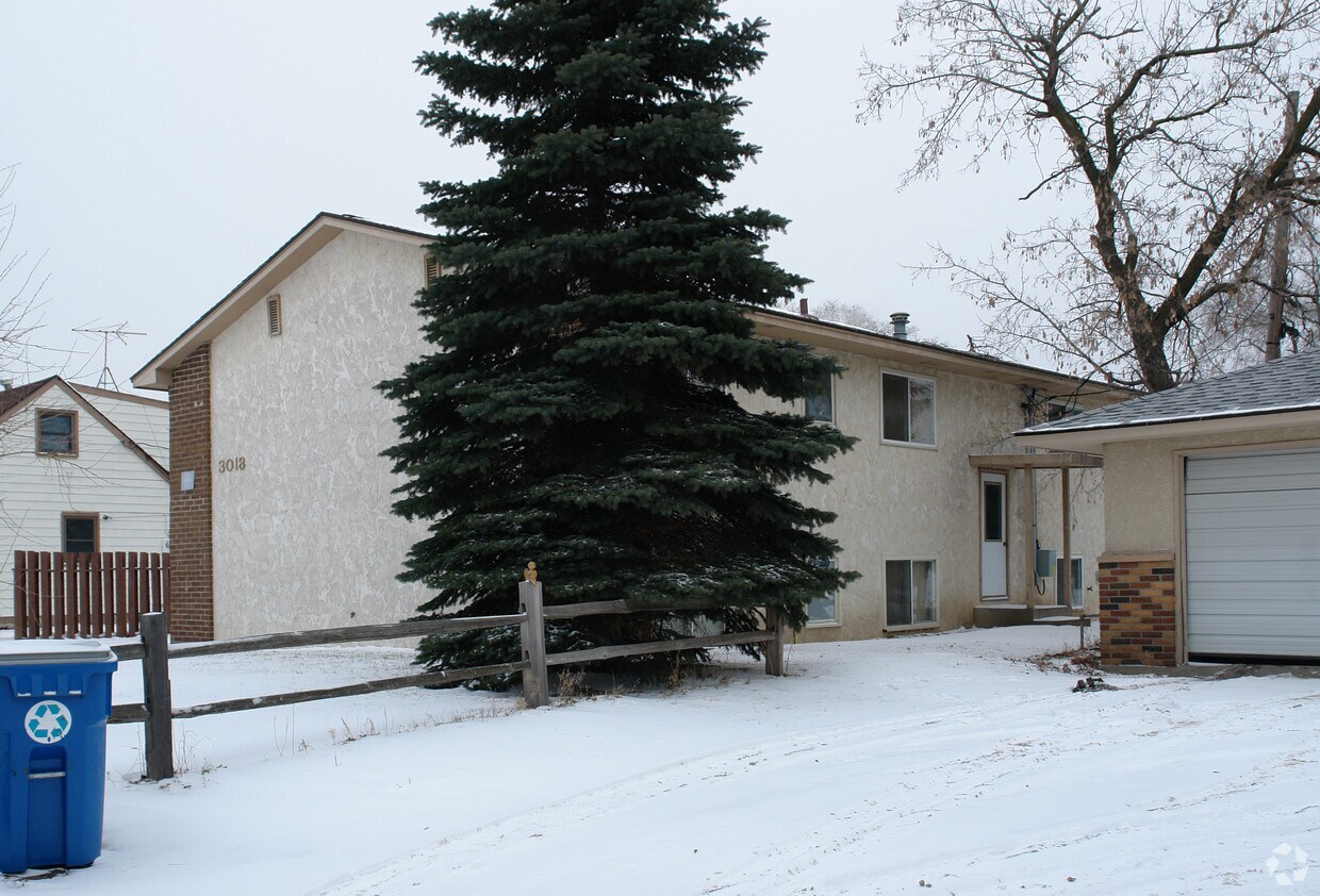 Foto del edificio - 3018 6th Ave