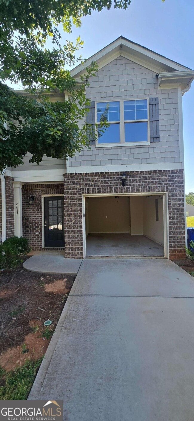 Building Photo - 5831 Taka Ln