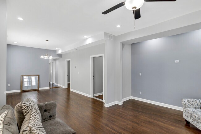 Building Photo - 3851 W 26th St