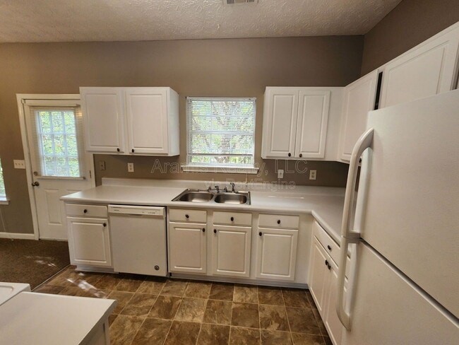 Foto del edificio - 4519 Swan Trce