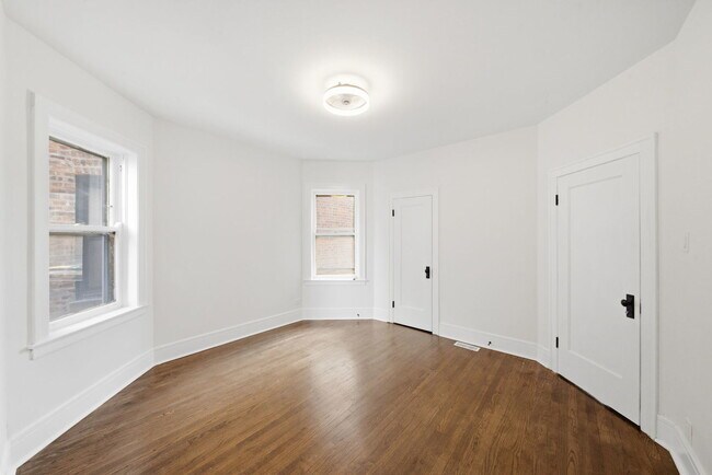 Building Photo - 8024 S Vernon Ave