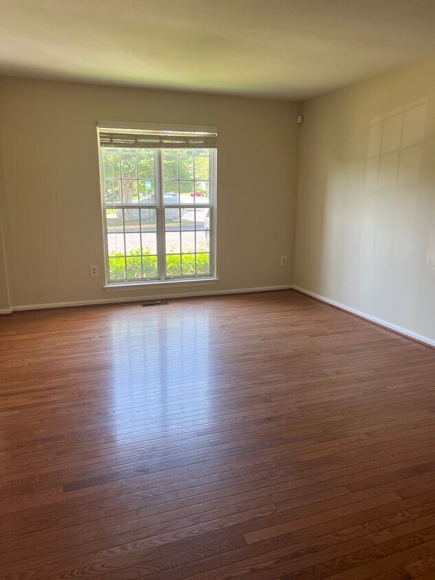 Foto del edificio - NICE TOWNHOME  IN LONGMEADE CROSSING HARDW...
