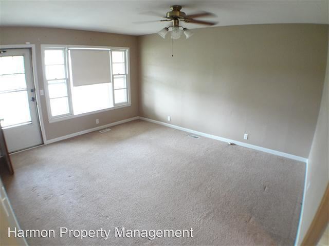 Building Photo - 4510 S Elizabeth Ave