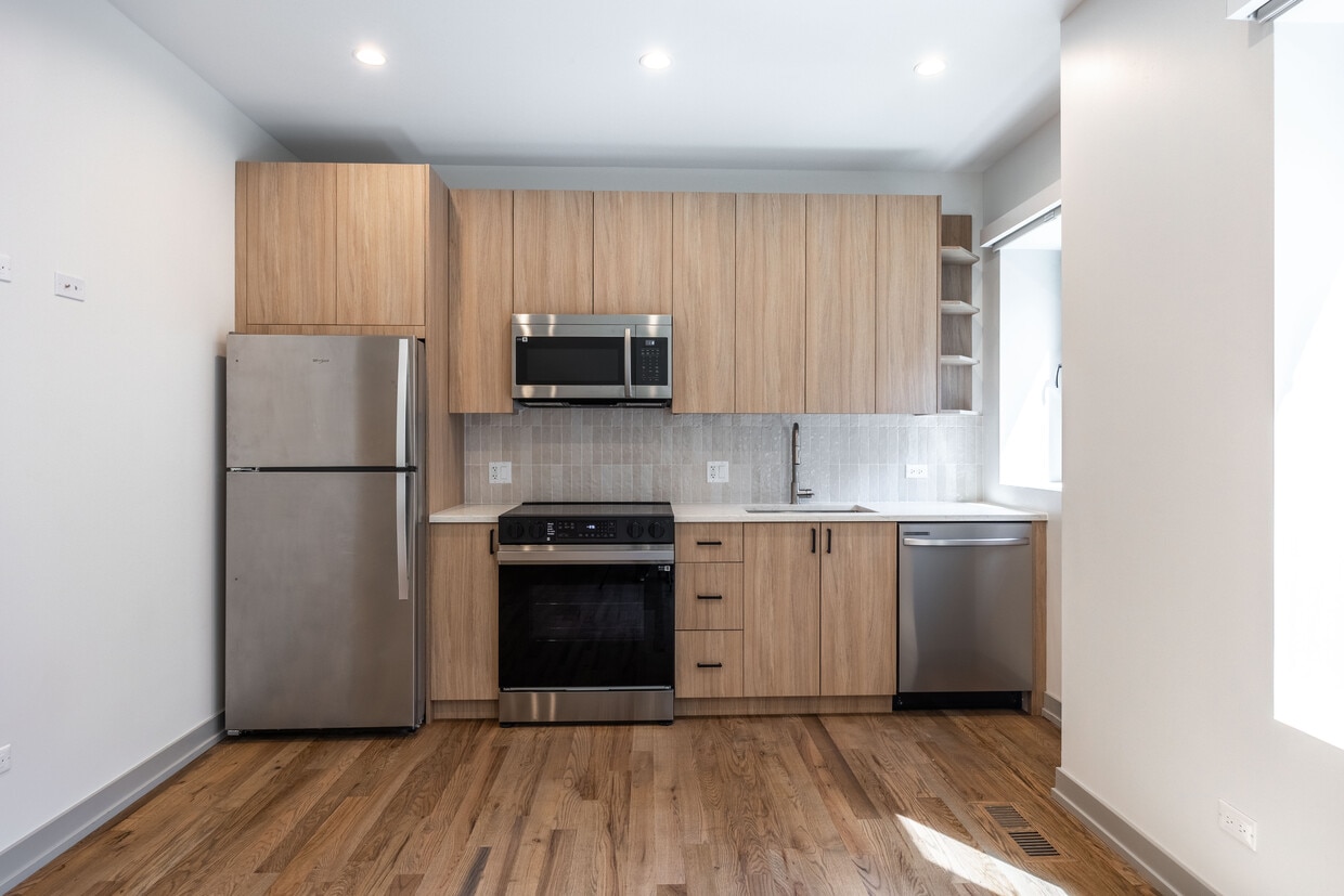 Foto principal - 1330 W Estes Ave