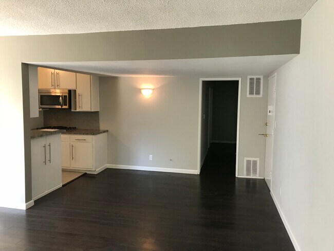 Comida - 1127 Hacienda Pl