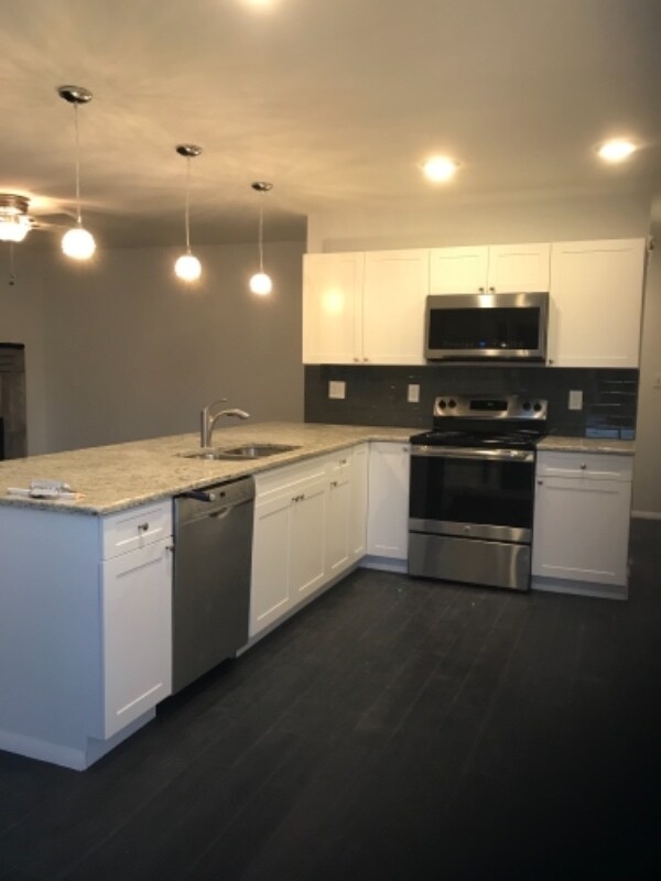 Building Photo - 3820 Findlay Ln