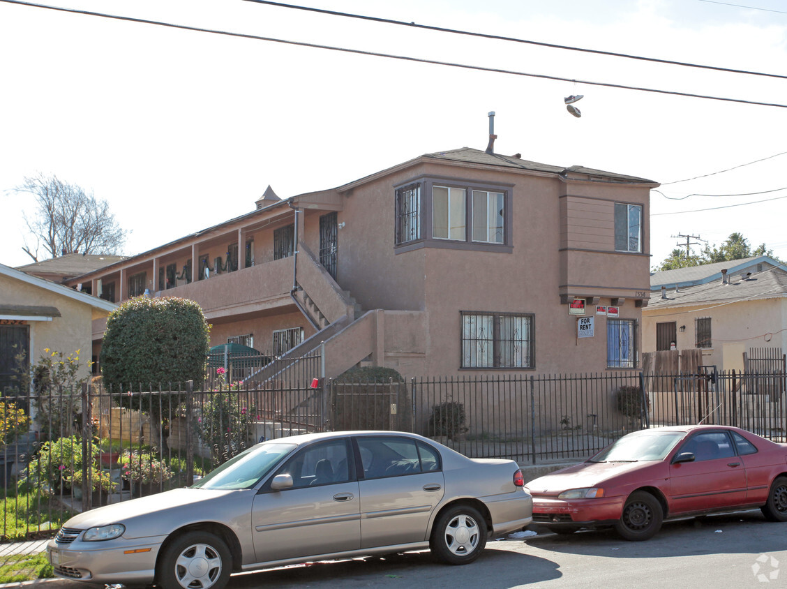 Building Photo - 1334 W 107th St