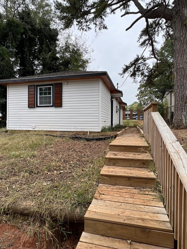 107 Davis St, Easley, SC 29640 Townhome Rentals in Easley SC