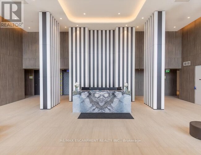 Building Photo - 220 MISSINNIHE Way