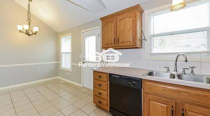 Foto del edificio - 3 Bed / 2 Bath Home in Raymore!! Available...