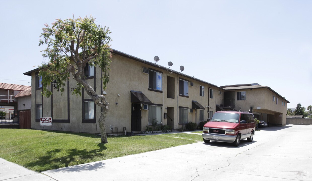 Foto principal - 7930 2nd St