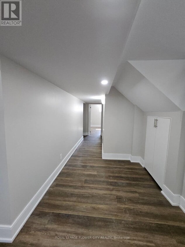 Primary Photo - 221 Acton Ave