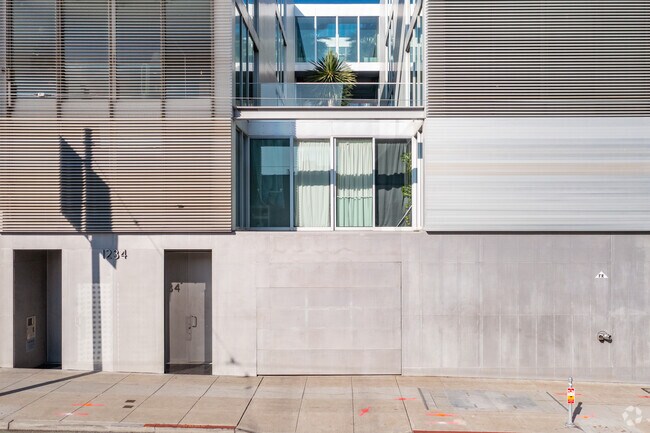 Entrance - 1234 Howard St
