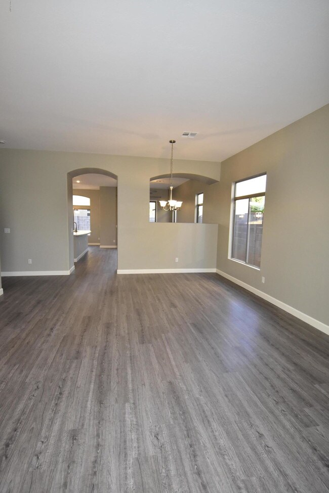 Foto del edificio - 9430 W Elm St