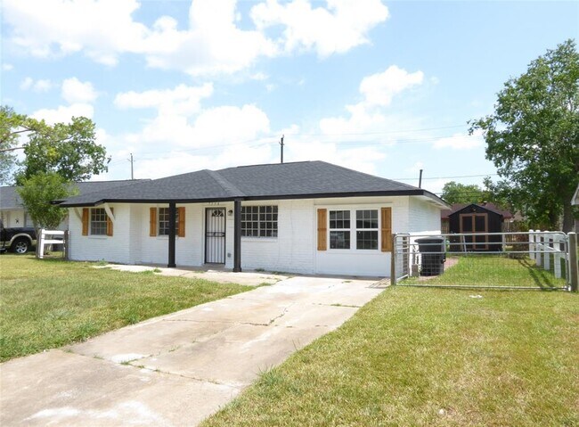 Building Photo - 5238 Madden Ln
