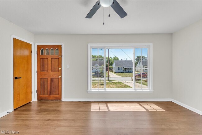 Building Photo - 13305 Shady Oak Blvd