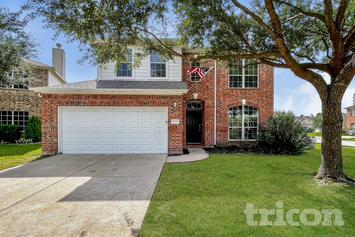 Foto principal - 9715 Haleys Comet Cir