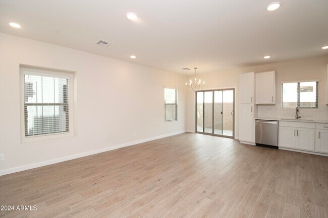 Building Photo - 2818 Red Fox Rd