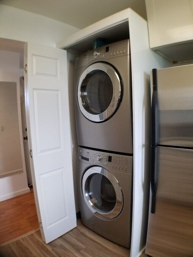 Foto del edificio - 2 Bedrooms, 2 Baths, 2 Parking at Kekuilan...