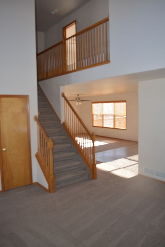 Building Photo - 5BD/4BA Monument Home in The Heights at Ja...