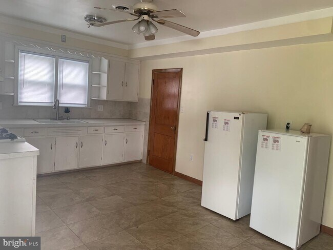 Foto del edificio - 571 N Egg Harbor Rd