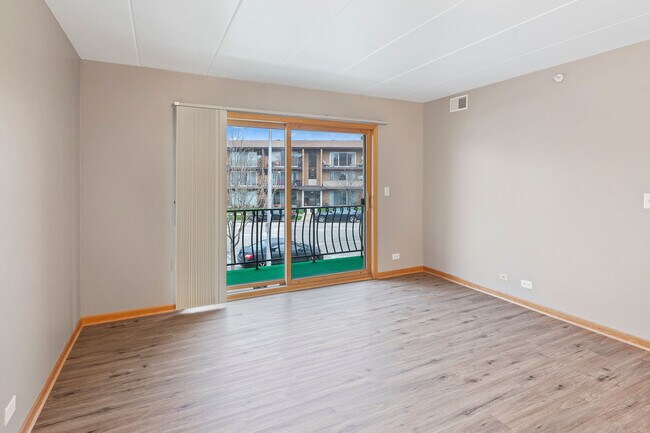 Foto del edificio - 5359 Edison Ave