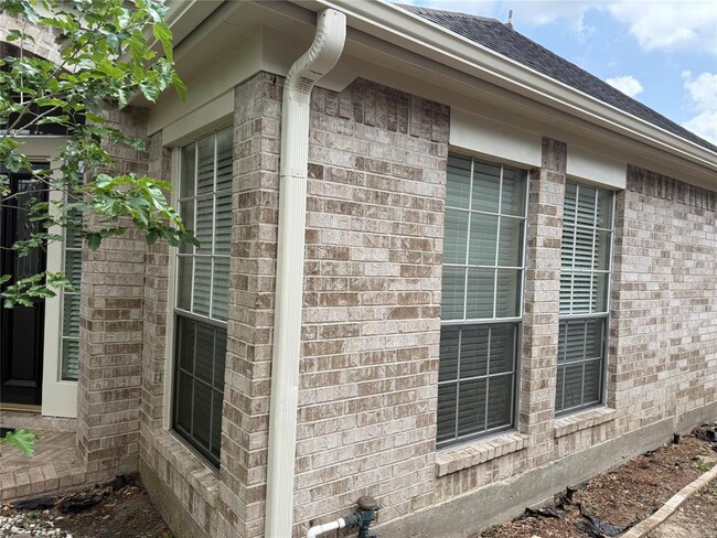 Foto del edificio - 17235 Eden Falls Ct