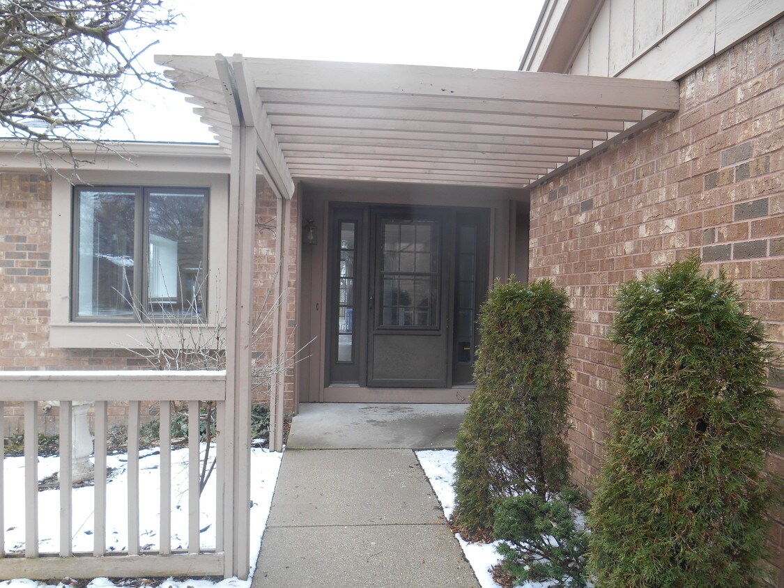 Foto principal - 3416 Eagle Ridge Ct NE