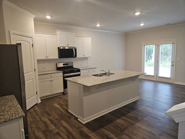 Foto del edificio - New Construction Five Bedroom Avail Now