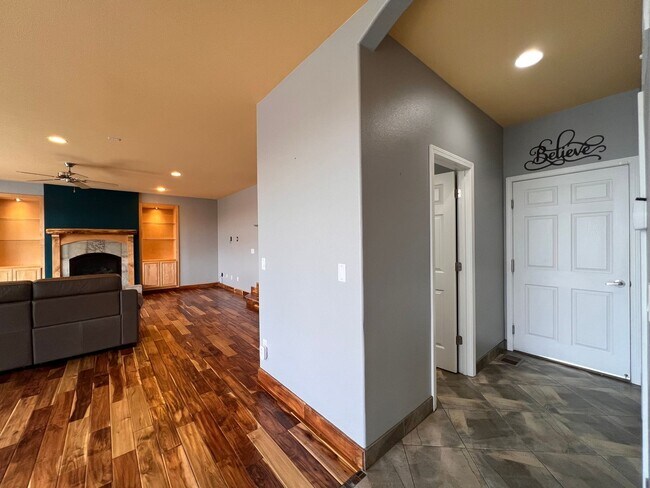 Foto del edificio - Large Beautiful Home off Toll Rd, South Reno