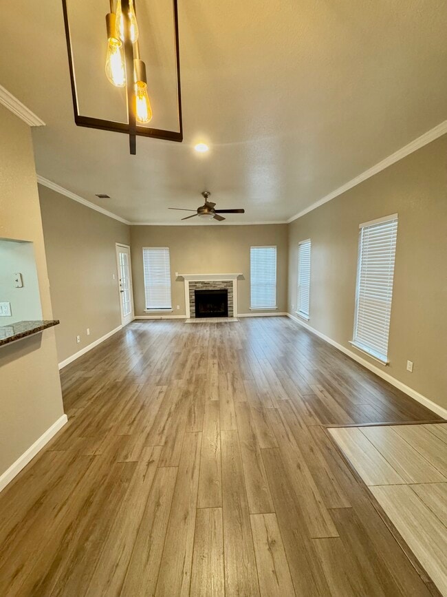 Building Photo - 11839 Parliament St