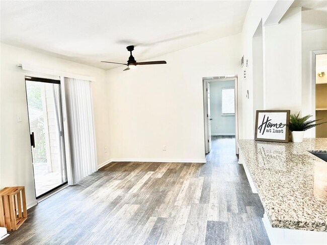 Foto del edificio - 3500 Tangle Brush Dr