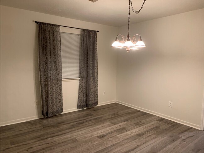 Building Photo - 5514 Fawn Trail Ln