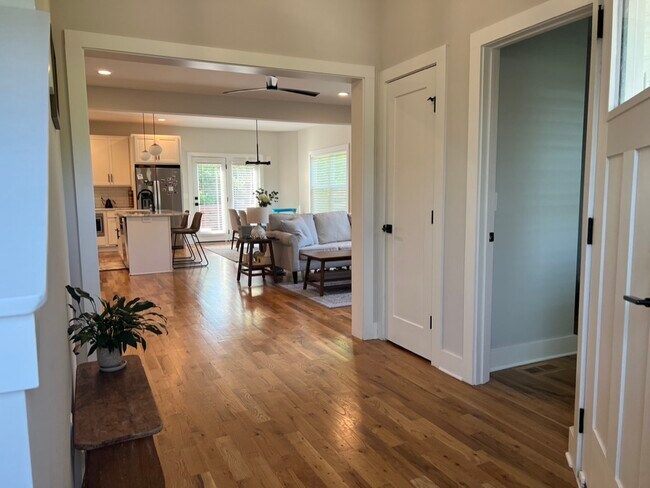 Building Photo - 2914 Stokers Ln