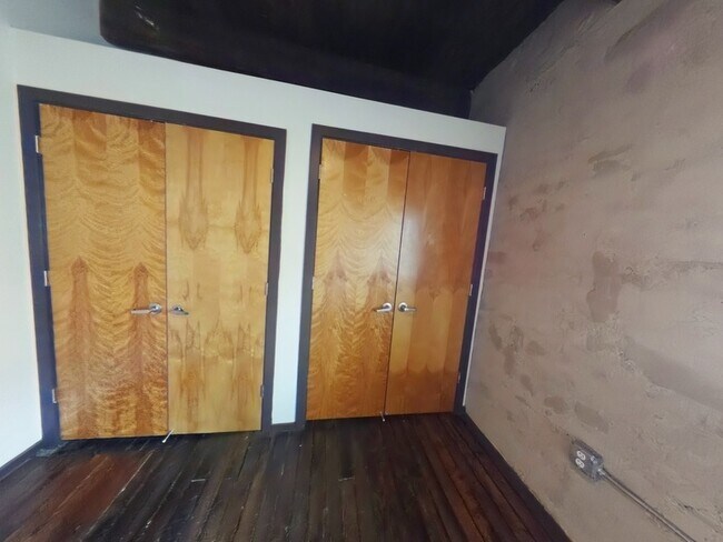 Building Photo - 110 S 15th St