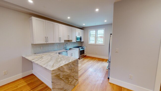 Foto del edificio - 643 Lamont St NW