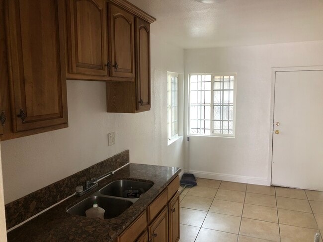Kitchen - 1143 91st W St