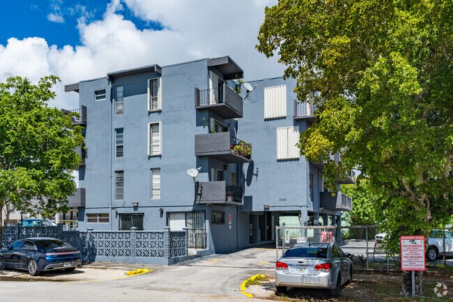 Royal Flagler Condominiums