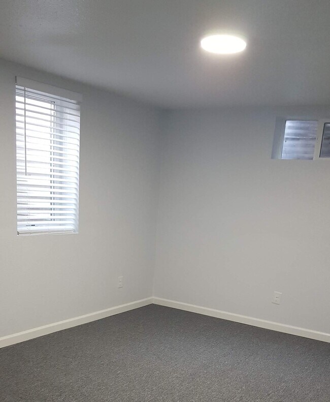 Foto del edificio - 1575 S Clermont St
