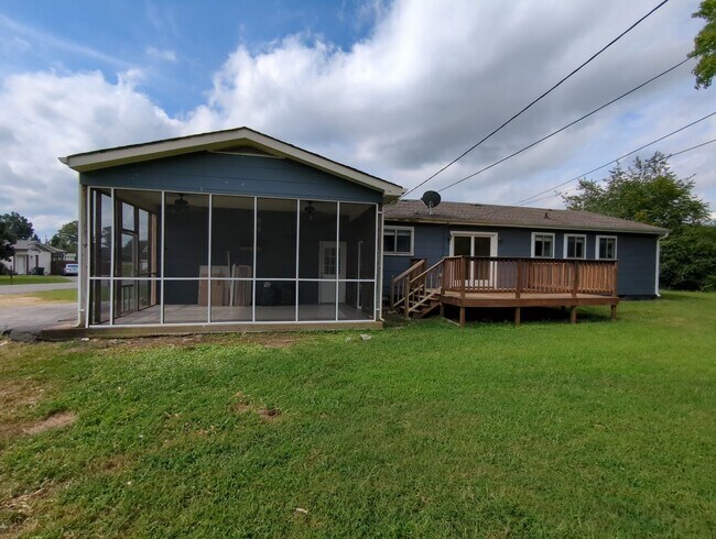 Building Photo - Rossville House