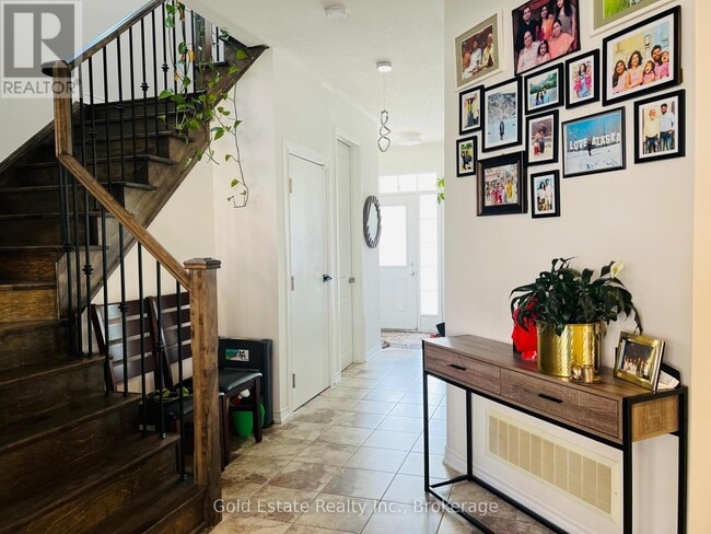 Photo du bâtiment - 212 Spring Creek Dr