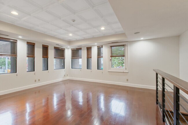 Foto del edificio - 115 E Jefferson St