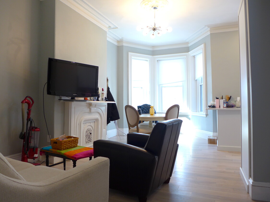 Primary Photo - 17 Wigglesworth St