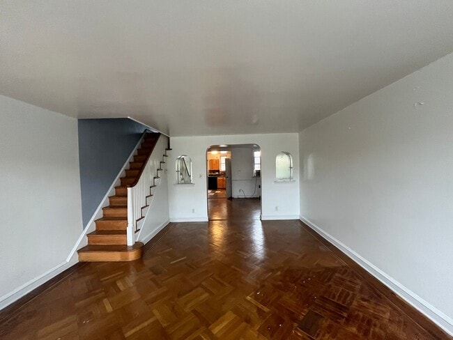 Building Photo - 3140 Longshore Ave