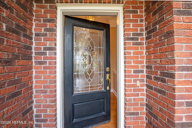 Foto del edificio - 11644 Sherborne Cir S