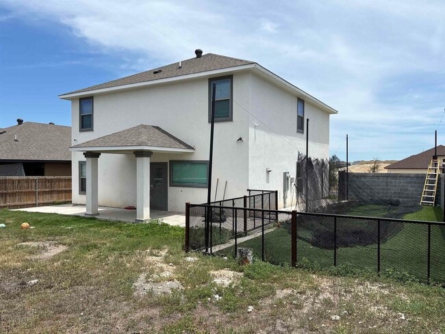Building Photo - 402 Placido Dr