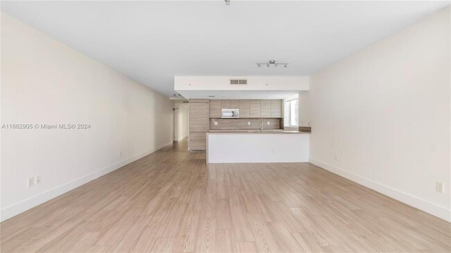 Foto del edificio - 3 bedroom in Sunny Isles Beach FL 33160