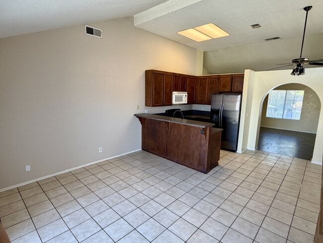 Building Photo - 15680 Shadow Mountain Ln