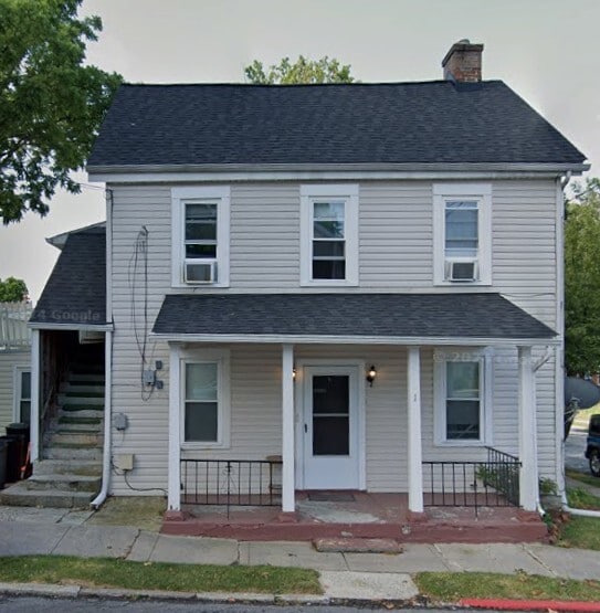 Building Photo - 1 E Maple St