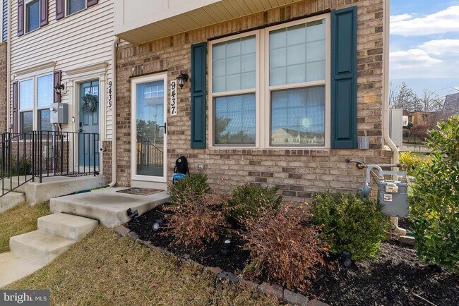 Building Photo - 9437 Oak Grv Ln